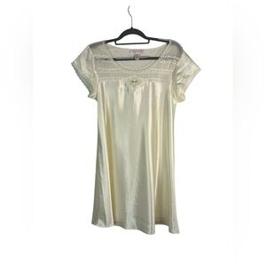 Vintage Oscar De La Renta pink label satin and lace‎ short sleeve nightgown M